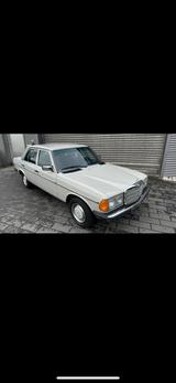 Mercedes-Benz Mercedes 200 W 123 Reimport aus Italien, f... - Mercedes-Benz 200: W123
