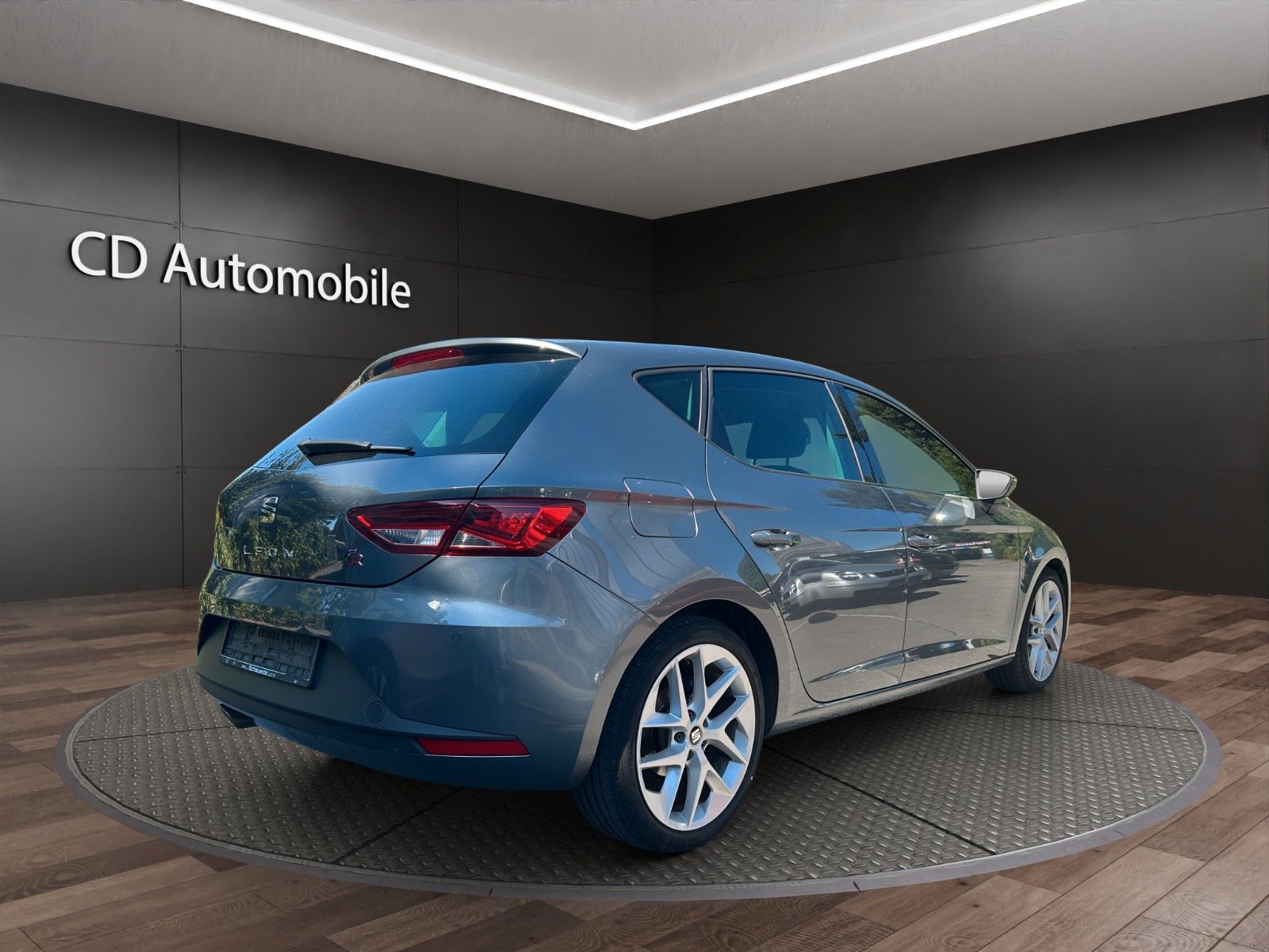 Fahrzeugabbildung SEAT Leon FR/TÜV & Service Neu