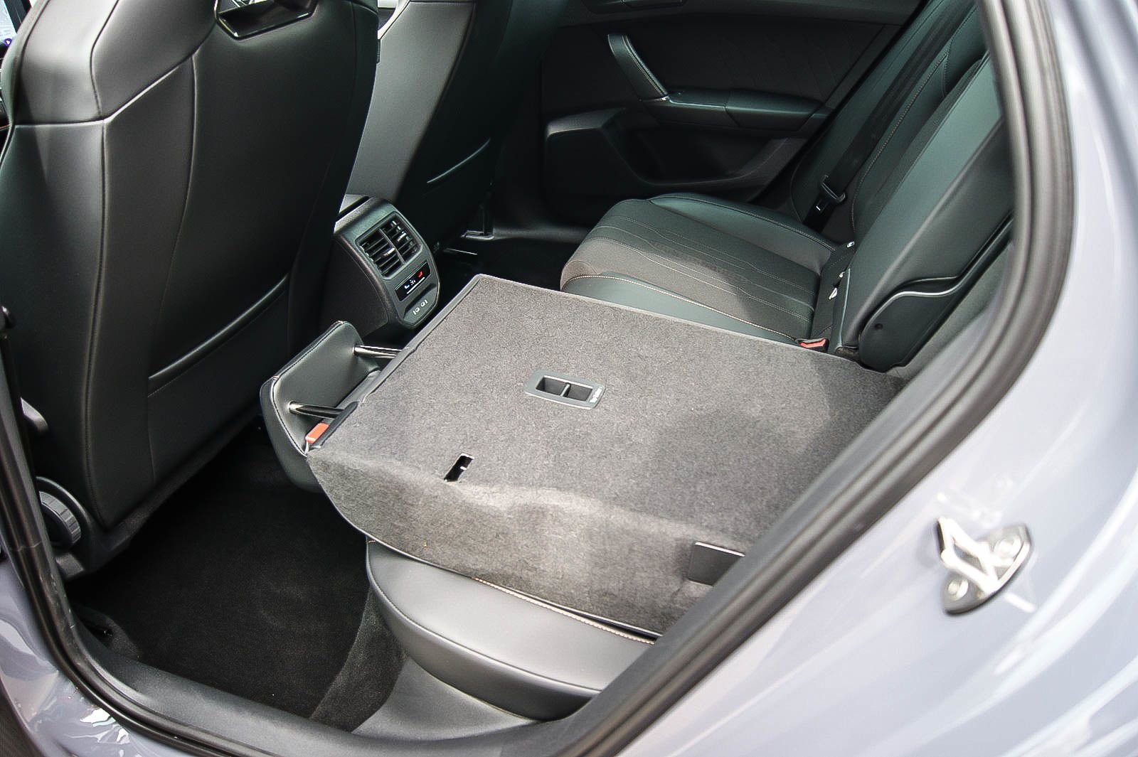 Fahrzeugabbildung CUPRA Leon Sportstourer e-HYBRID VIRTUAL ACC XL 1HAND