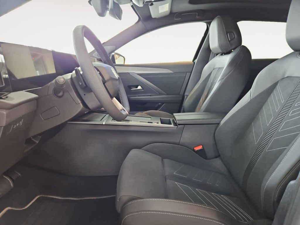 Fahrzeugabbildung Opel Astra ST Plug-In-Hybrid Ultimate AHZV