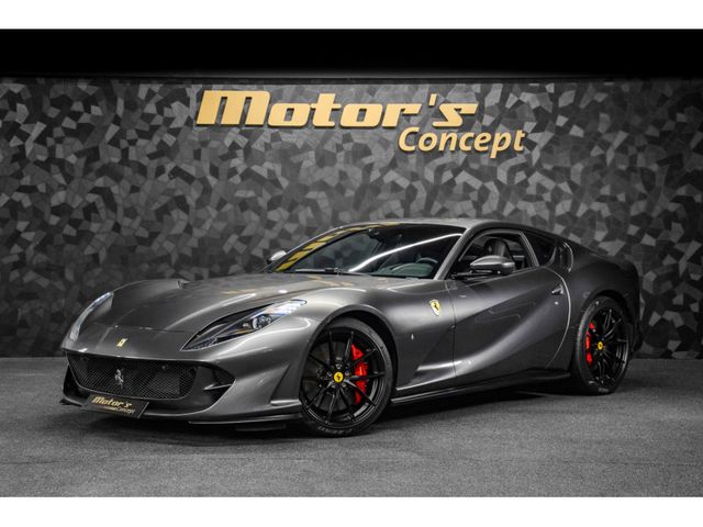 Ferrari 812 Superfast 6.5 V12 - GRIGIO SILVERSTONE