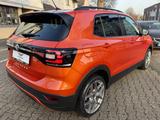Volkswagen T-Cross Life 1.0 TSI*SPUR*ABSTAND*TOTWINKEL*NAVI - VW T-Cross Gebrauchtwagen in Köln