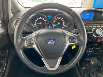 Fahrzeugabbildung Ford Fiesta Titanium Kamera Winterpaket 4 Seasons