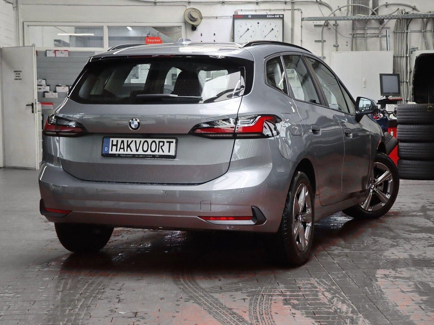 BMW 218i Active Tourer SH LED AHK Head-Up