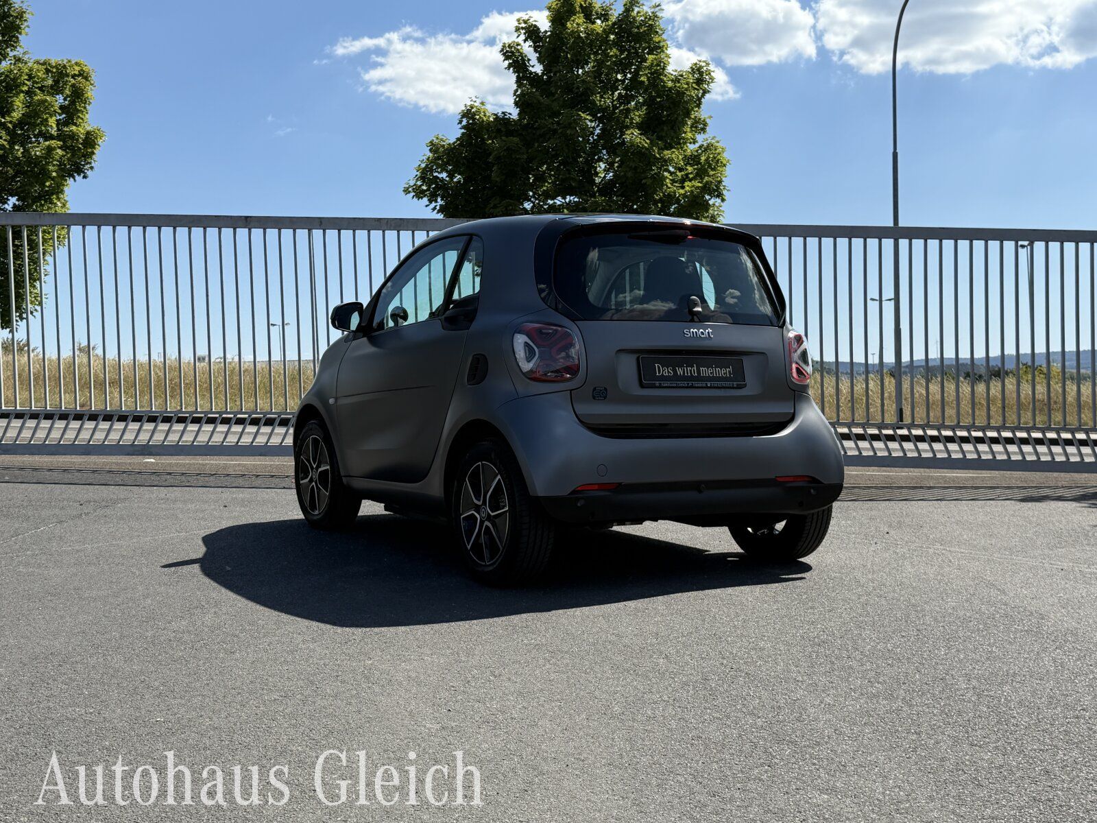 Fahrzeugabbildung Smart EQ passion Navi/Pano.-Dach/Klima/LED/Sitzhzg./BC