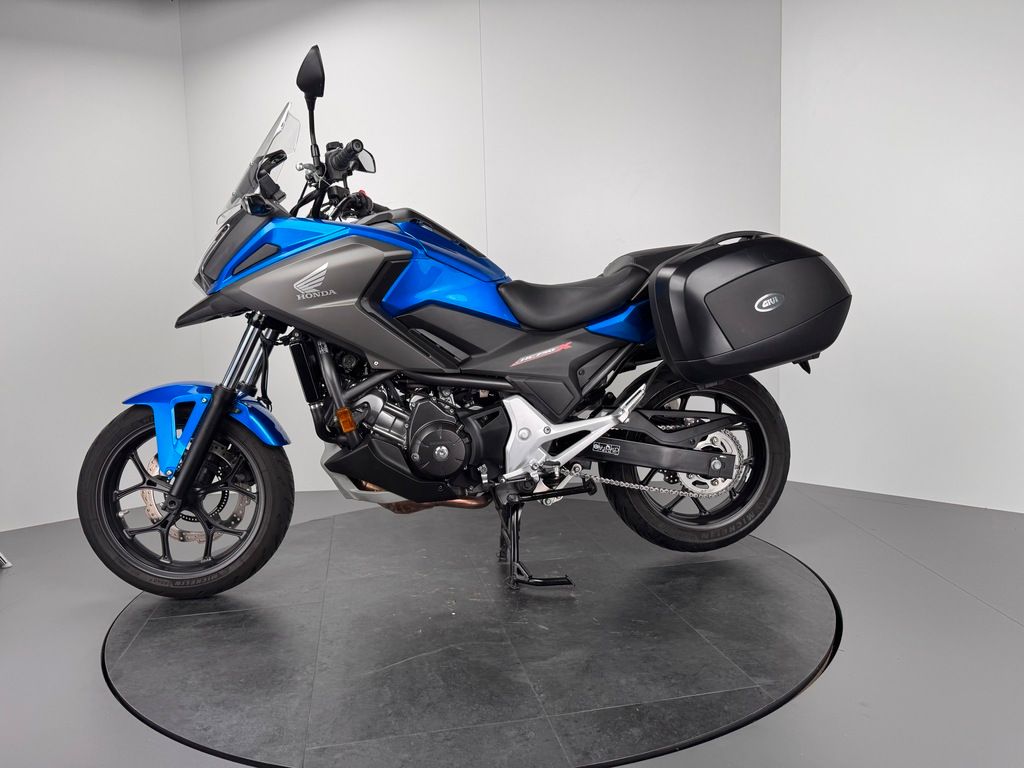 Fahrzeugabbildung Honda NC750 XA *1. HAND *KOFFER