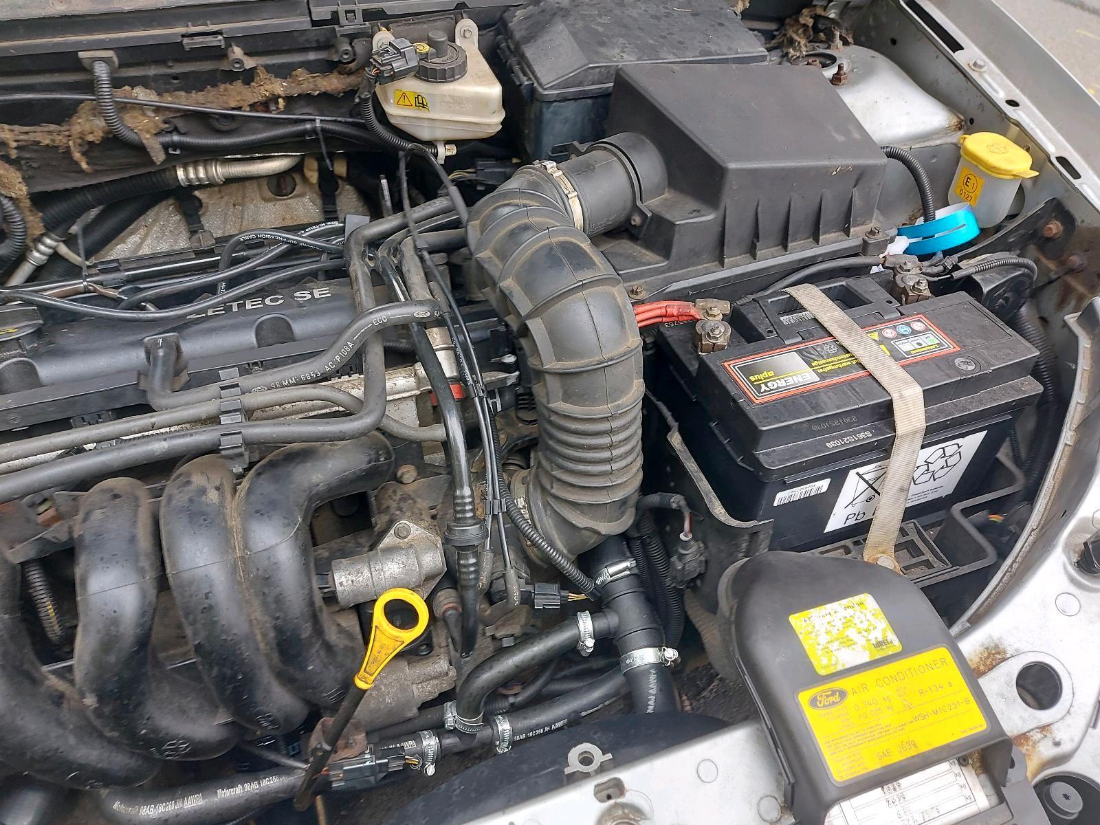Ford Focus 2004 — photo 9