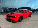 Dodge Challenger R/T 5.7L V8 Navi Kamera Keyless 20" - rote Dodge Challenger