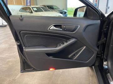 Mercedes-Benz GLA 180 *Kamera*PDC*Navi*Klima*Tempomat*