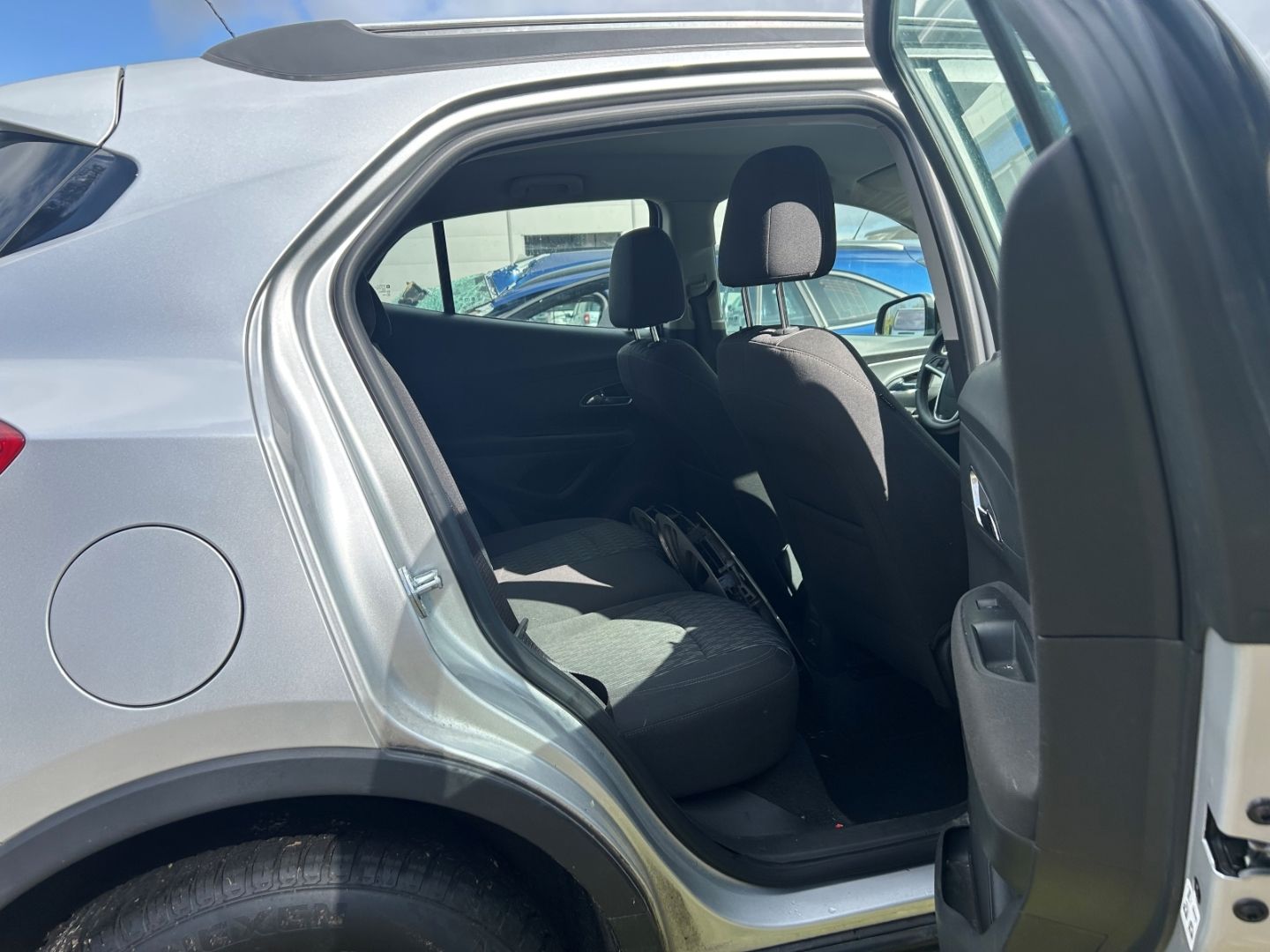 Fahrzeugabbildung Opel Mokka EDITION 1.6 5G M CRS S Rückfahrkam.