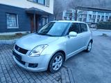Suzuki Swift - silberne Suzuki Swift