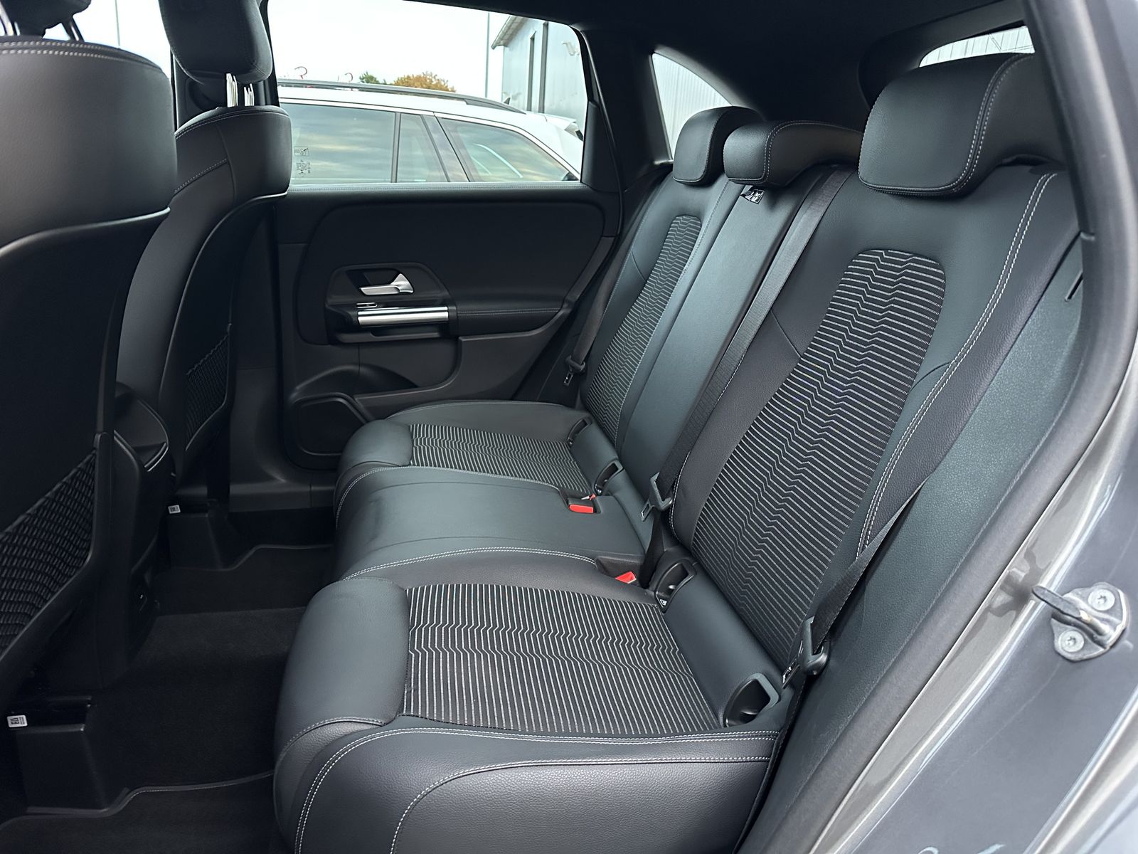 Fahrzeugabbildung Mercedes-Benz B 250e Progressive NAV+LED+AHK+KAM+V-COCKPIT+1HD