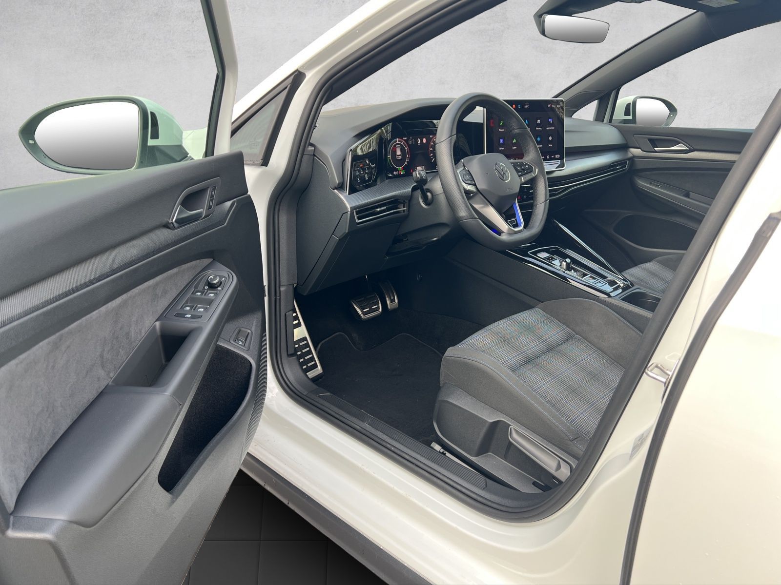 Golf VIII GTE 1.5 TSI eHybrid DSG AHK*Navi*LED