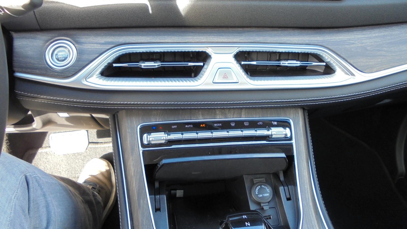DFSK Fengon E5 PHEV Hybrid 7-sitzig, Allwetterreifen,