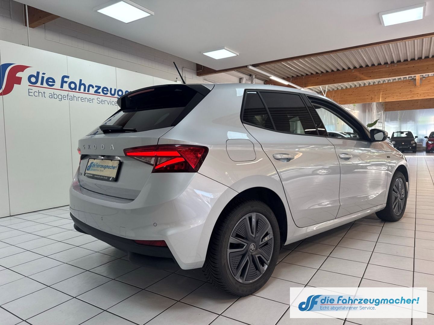 Fahrzeugabbildung SKODA Fabia Tour Automatik Navi DigiCockpit LED Apple