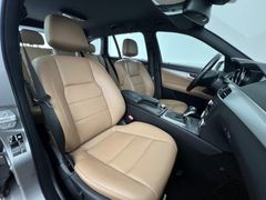 MERCEDES-BENZ C 220 T CDI / DESIGNO / HARMAN KARDON/ AUTOM./ MERCEDES-BENZ C 220 T CDI / DESIGNO / HARMAN KARDON/ AUTOM./