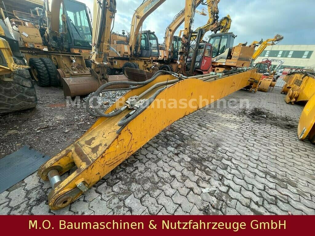 Fahrzeugabbildung Liebherr A 954 B / Umschlagbagger Arm /