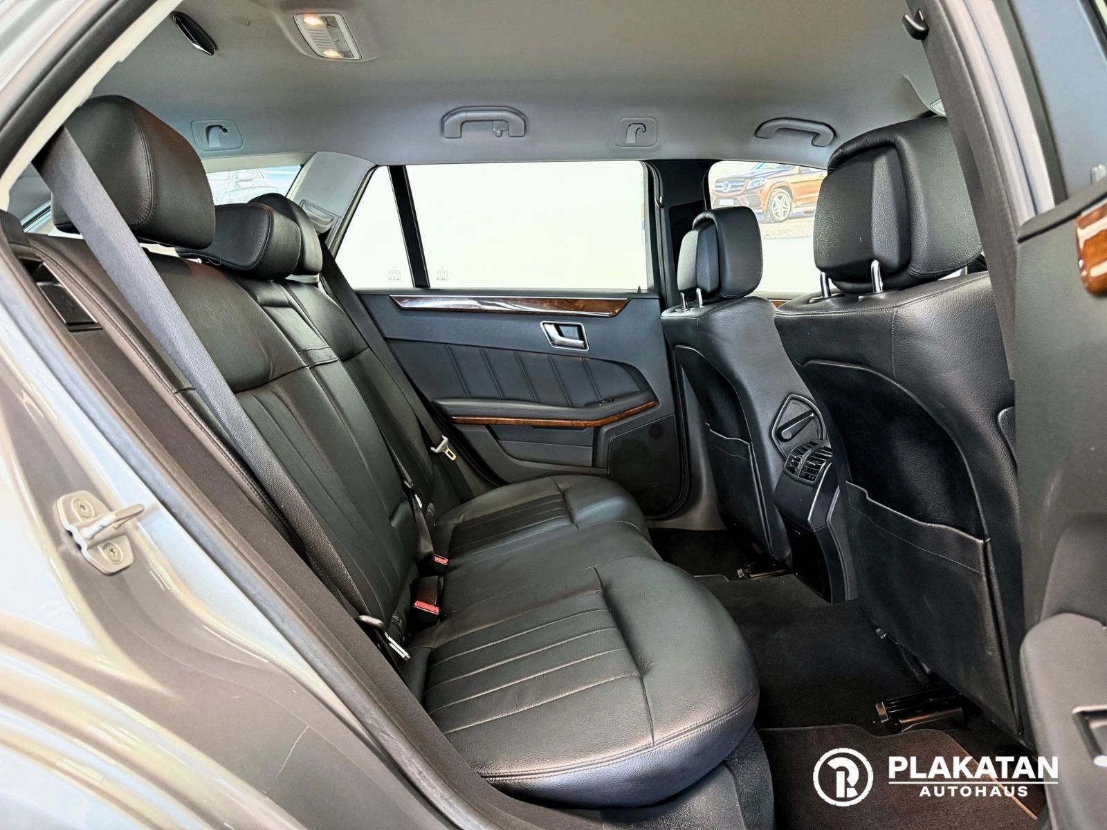 Fahrzeugabbildung Mercedes-Benz E 250 CDI T-Modell Leder AHK MB-Service