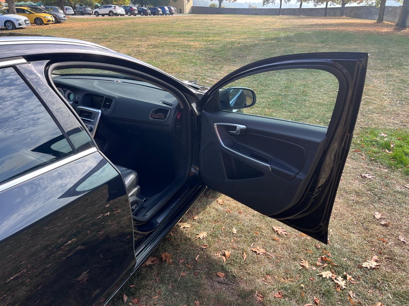 Volvo V60 2011 — photo 7