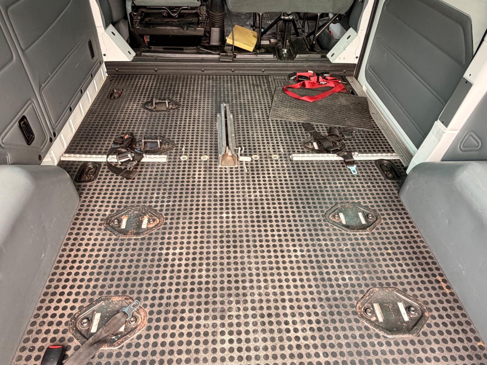 Ford Transit 2010 — photo 10