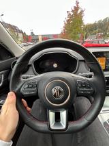 MG HS 1.5T-GDI Luxury Luxury - rote MG HS