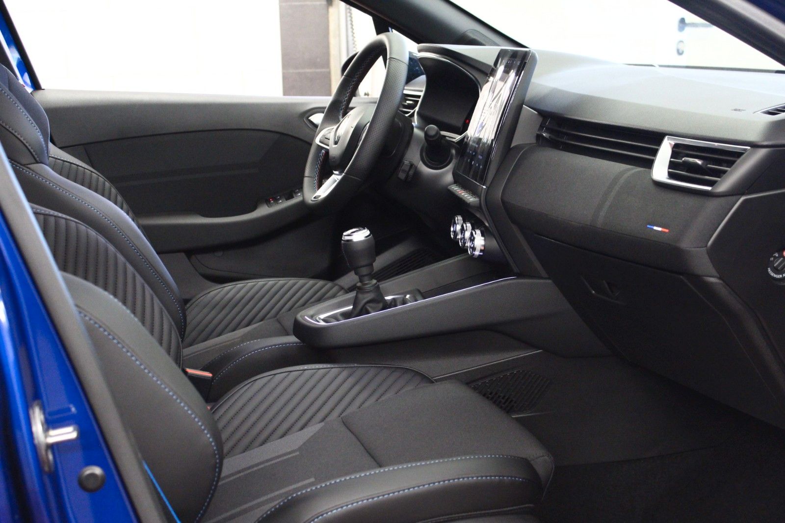 Fahrzeugabbildung Renault Clio TCe 90 Esprit Alpine *Winter-Paket*Bose*