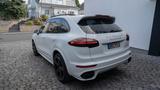 Porsche Cayenne Turbo S  - Porsche in Dortmund