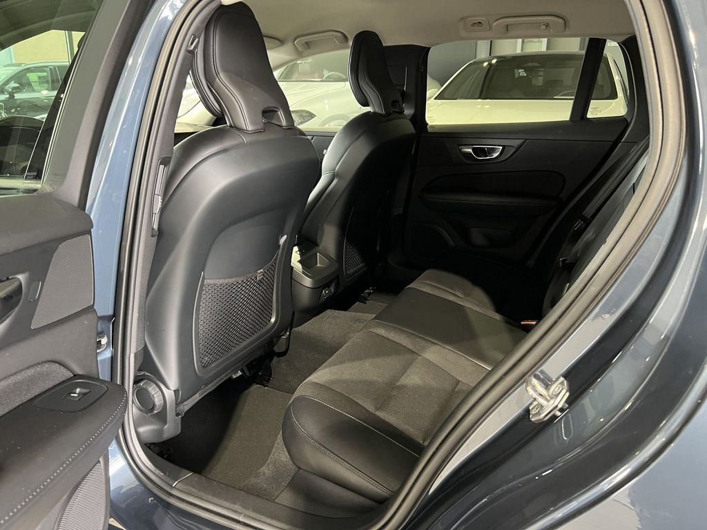 Volvo V60 B3 Momentum Pro BLIS Kamera LED WinterPro