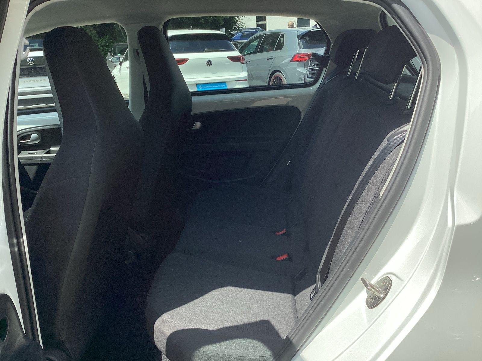Volkswagen up! - Bild 11