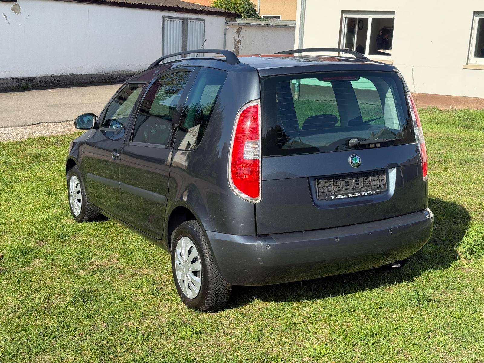 Skoda Roomster 2009 — interior