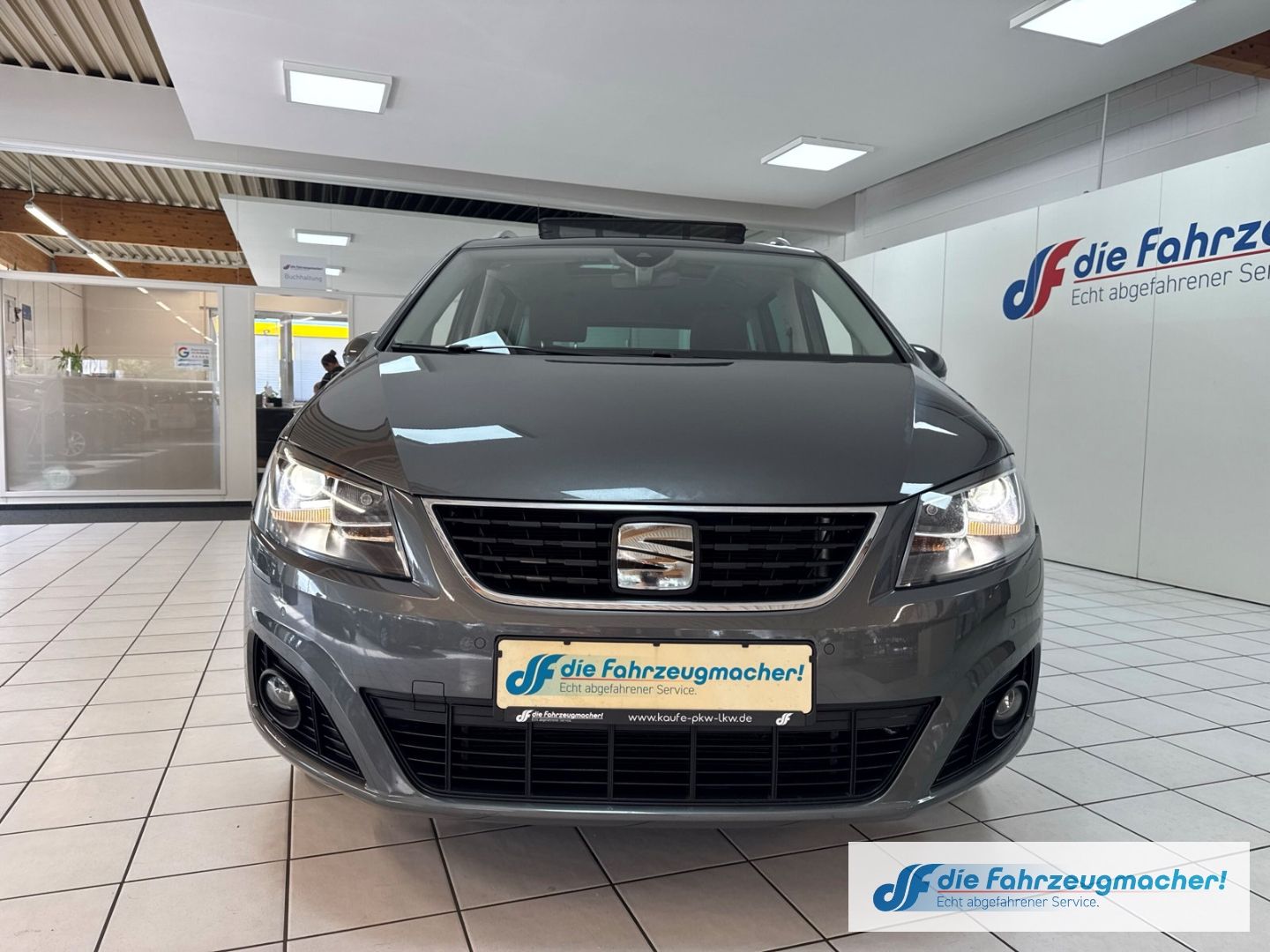 Fahrzeugabbildung SEAT Alhambra Xcellence 7-Sitzer AD AHK-klappbar Memo