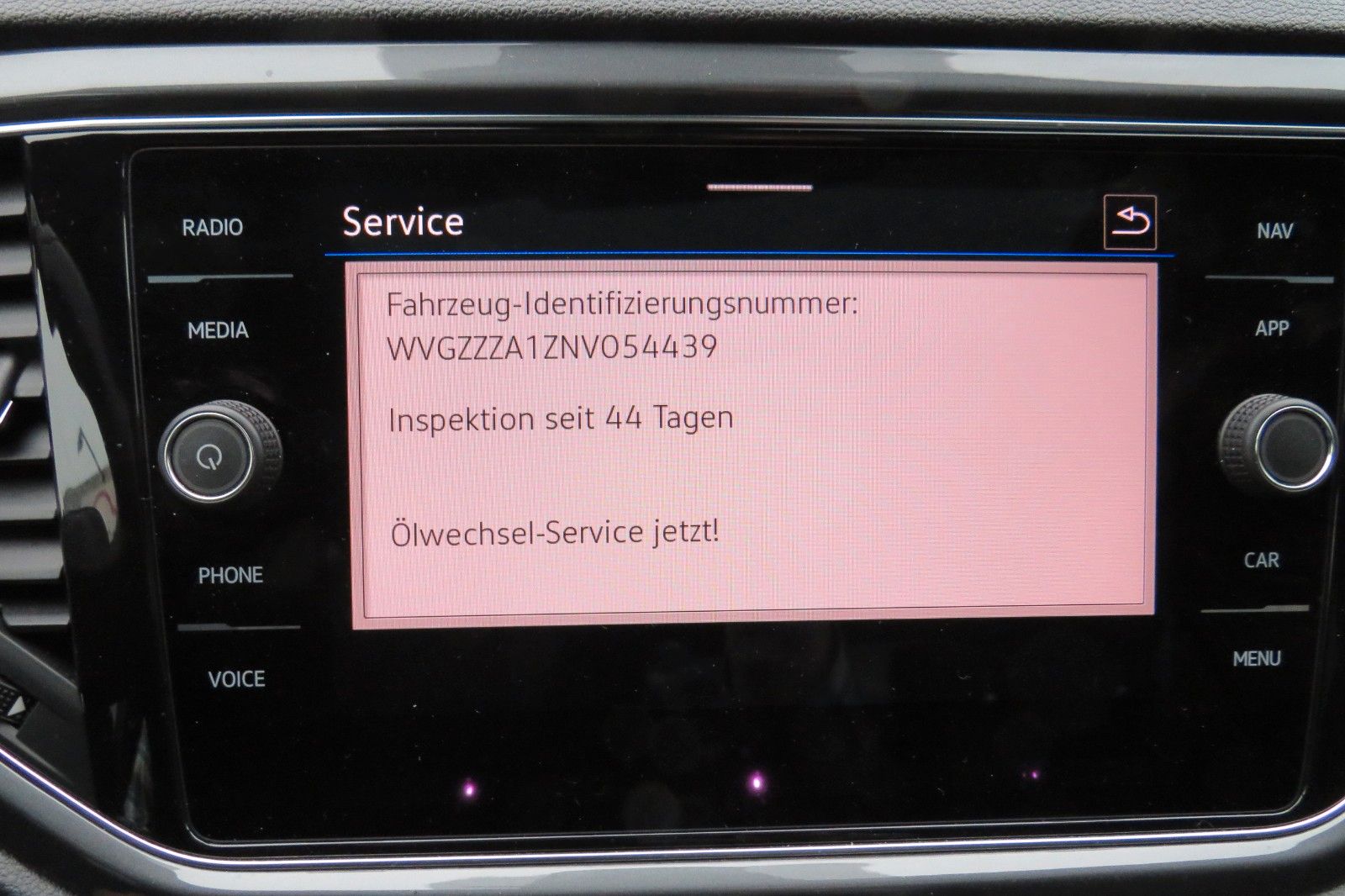 Fahrzeugabbildung Volkswagen T-Roc Sport R-LINE PANO 18`LED NAVI APP 1.HD