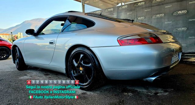 Porsche 996 CARRERA 4. 996