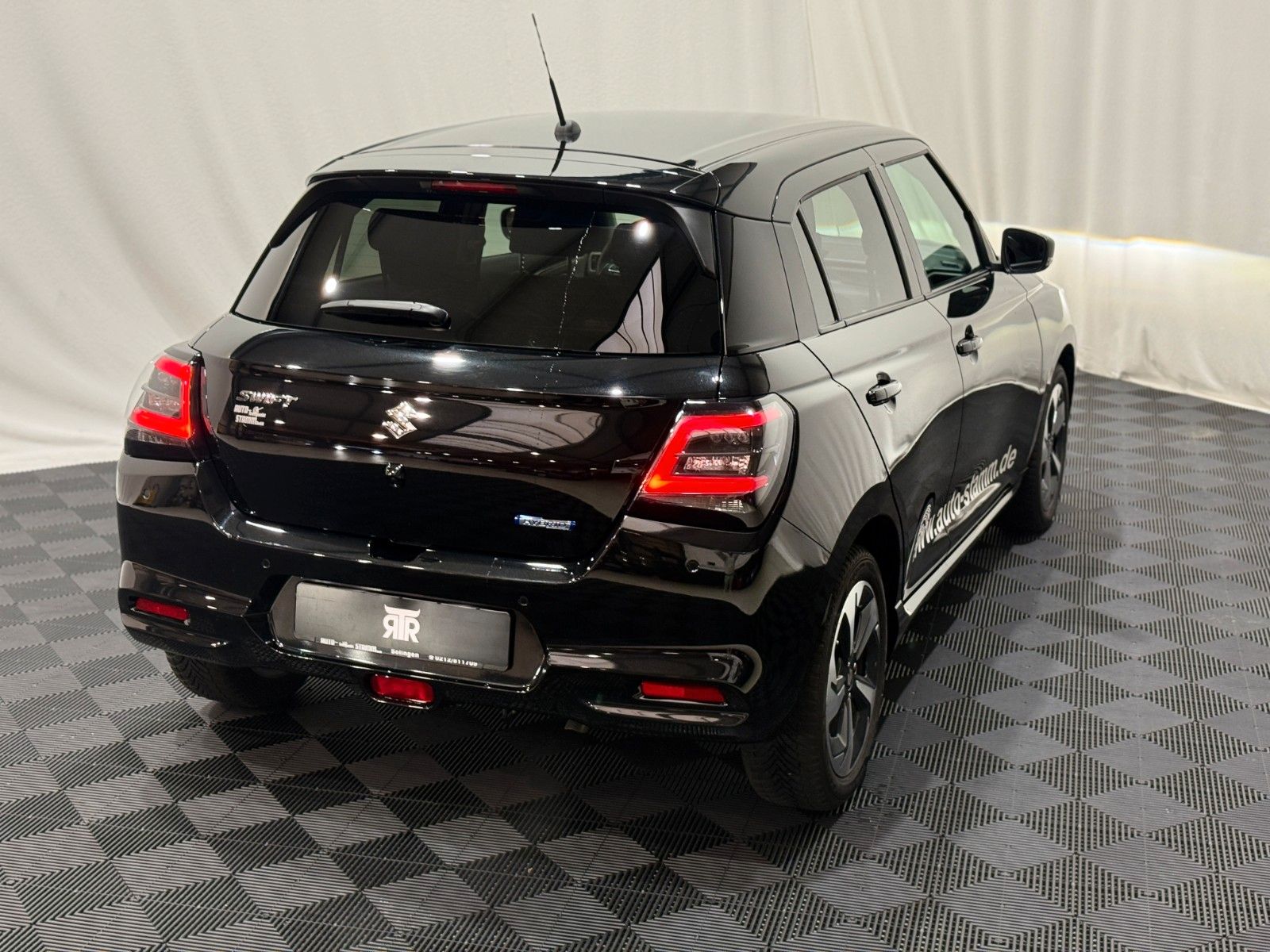 Fahrzeugabbildung Suzuki Swift 1.2 HYBRID Comfort+