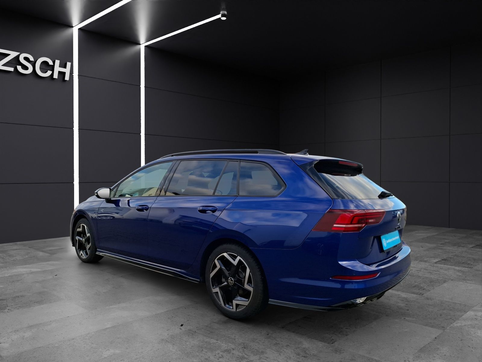 Fahrzeugabbildung Volkswagen Golf VIII Variant TDI R-Line DSG Standhzg LED-pl