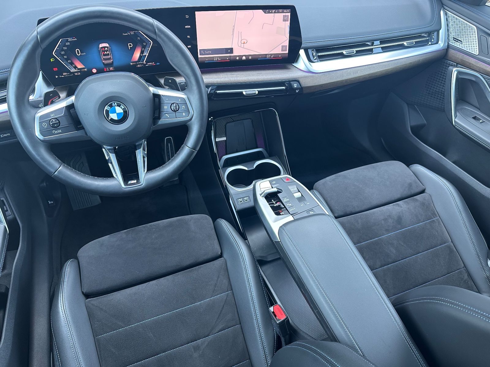 Fahrzeugabbildung BMW X1 xDrive20d M-Sport NAV+LED+PANO+AHK+SHZ