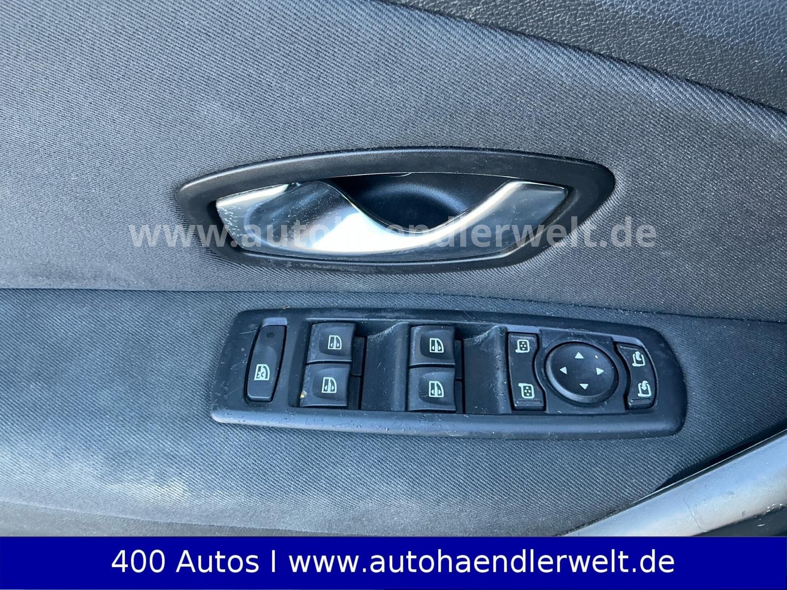 Renault Megane 2011 — photo 19