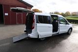 Ford Grand Tourneo 1.5 Auto Titanium*rollstuhlgerecht - Ford Grand Tourneo mit Diesel-Antrieb: Automatik