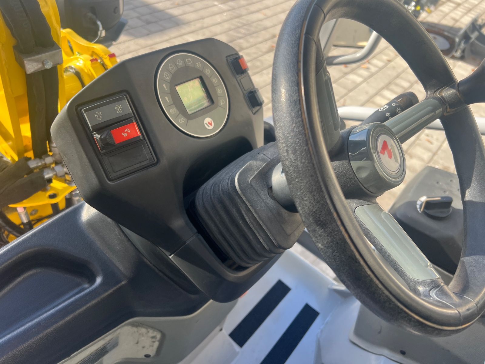 Fahrzeugabbildung Wacker WL 28 Klappdach , kurzes Hubgestell, Breitreifen