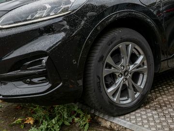 Ford Kuga 2.5 Plug-In Hybrid ST-Line X Kamera Navi