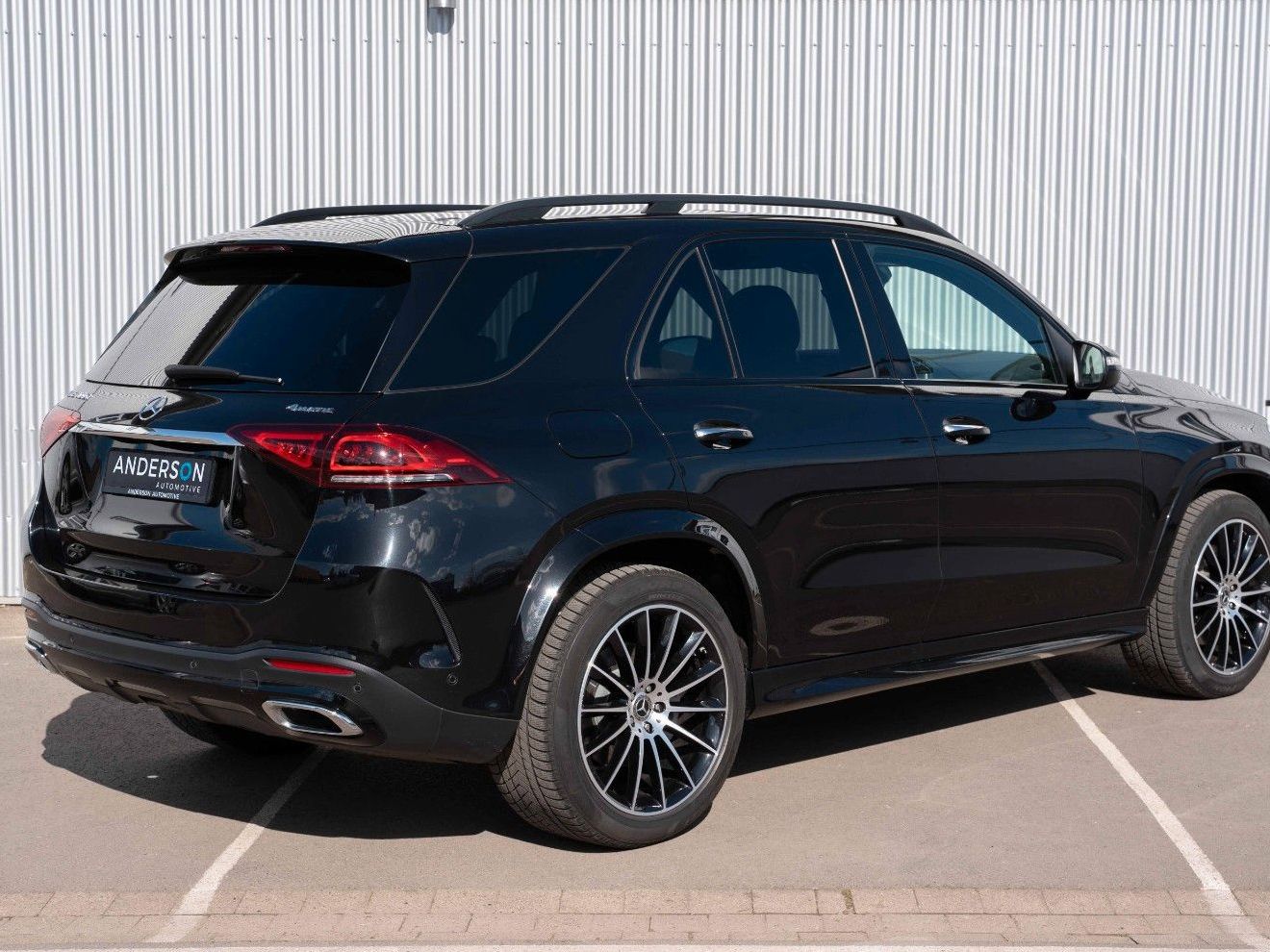 Fahrzeugabbildung Mercedes-Benz GLE 400 D 4MATIC AMG 1.HD 21" MBUX LED PANO AHK