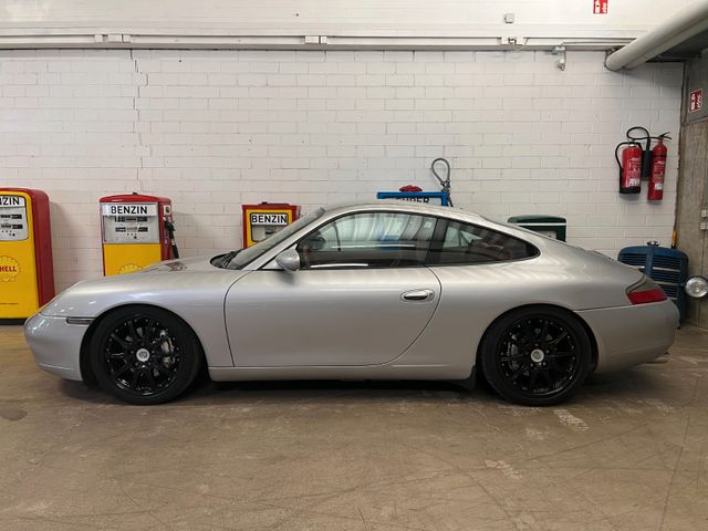 Porsche 996 Carrera 4 Coupé