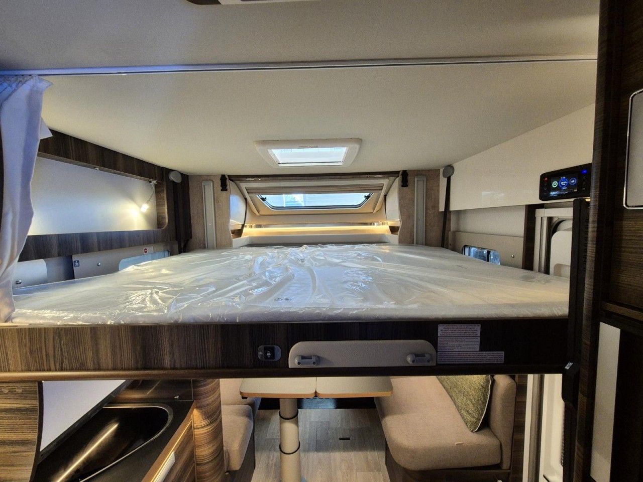 Fahrzeugabbildung Laika ECOVIP L 4009 DS Heavy Klima Radträger Face2Face
