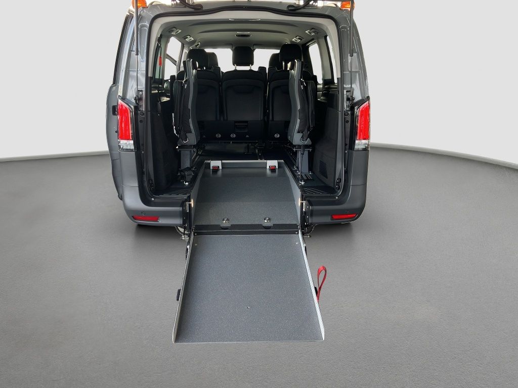 Fahrzeugabbildung Mercedes-Benz Vito 116 CDI Tourer PRO Lang Rollstuhl Heckumbau