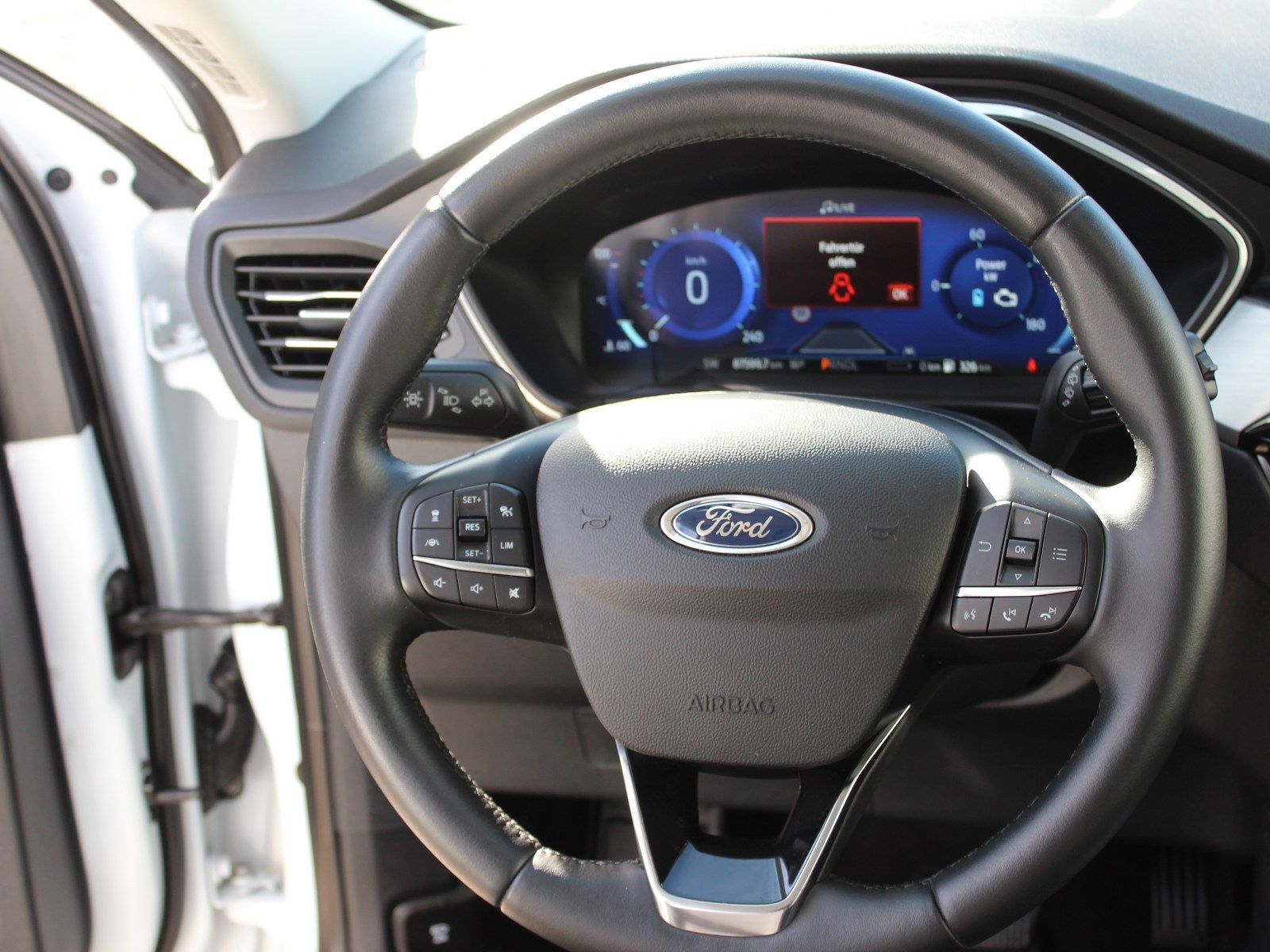 Fahrzeugabbildung Ford Kuga Plug-In Hybrid Titanium 2,5 Duratec