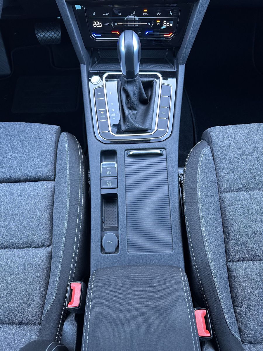 Fahrzeugabbildung Volkswagen Passat Variant 1.4 eHybrid GTE NAV+LED+ACC+AHK
