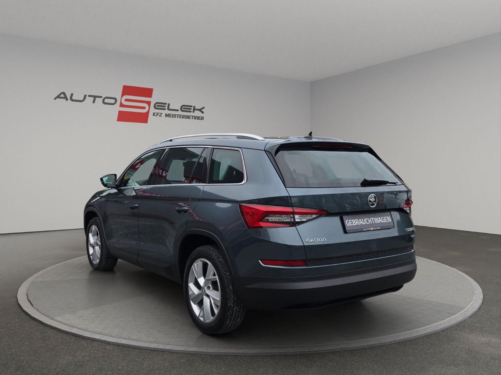 Fahrzeugabbildung SKODA Kodiaq Style 4x4 LED AHK CARPLAYER