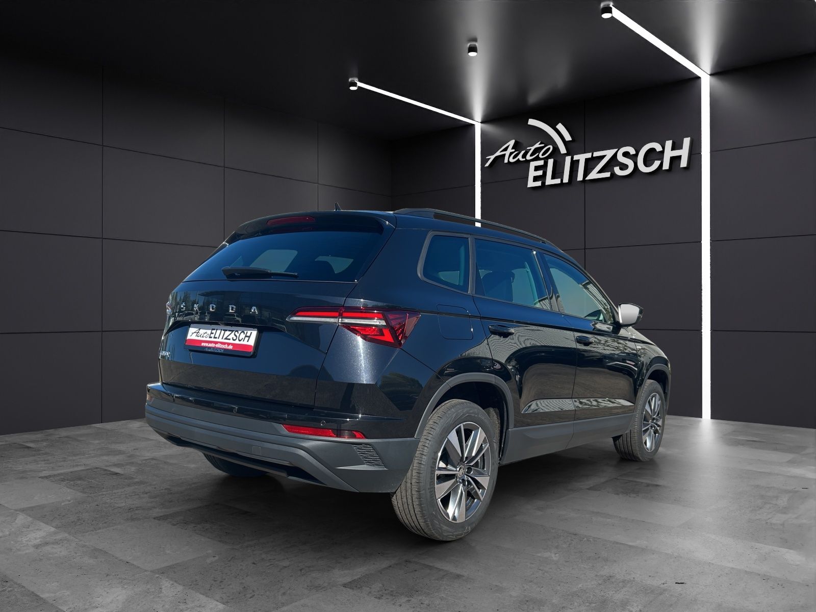 Fahrzeugabbildung SKODA Karoq TSI Tour LED Navi AIC GRA RFK SH