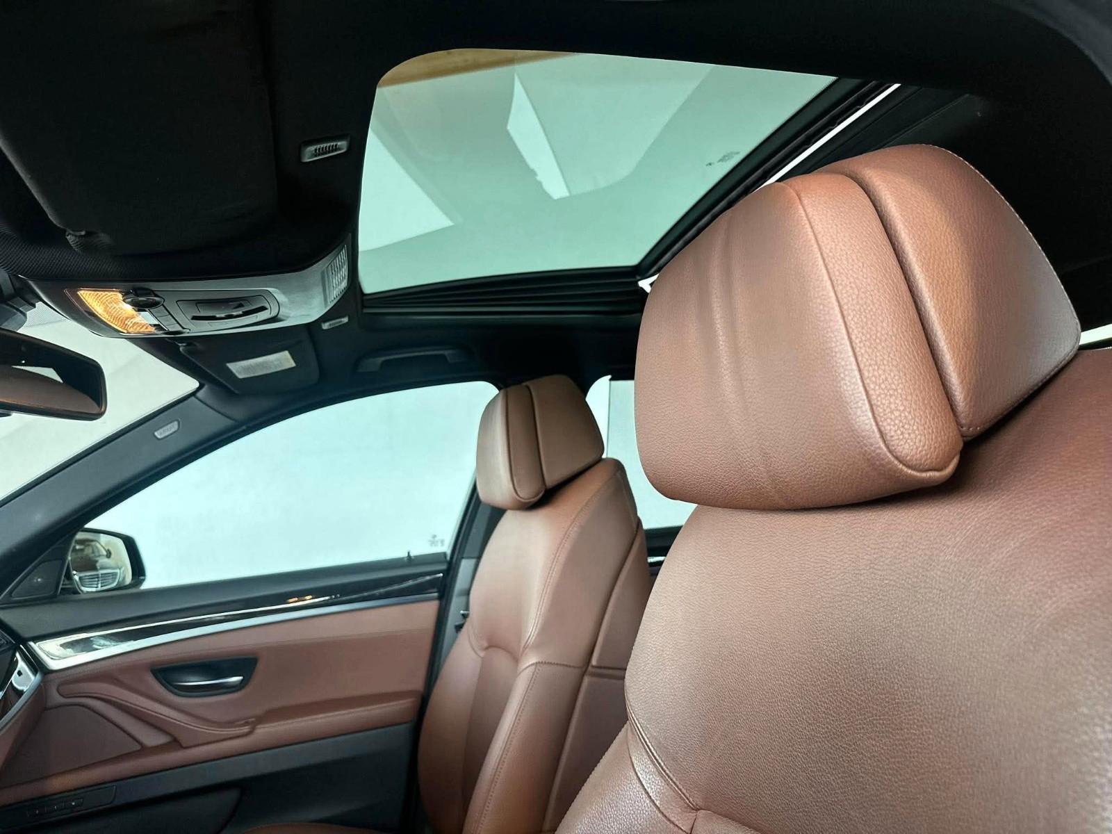 BMW 530i 3.0 272ch PACK M INDIVIDUAL - TOIT PANORAMIQUE - CUIR - HUD - ACC - VISION NOCTURNE
