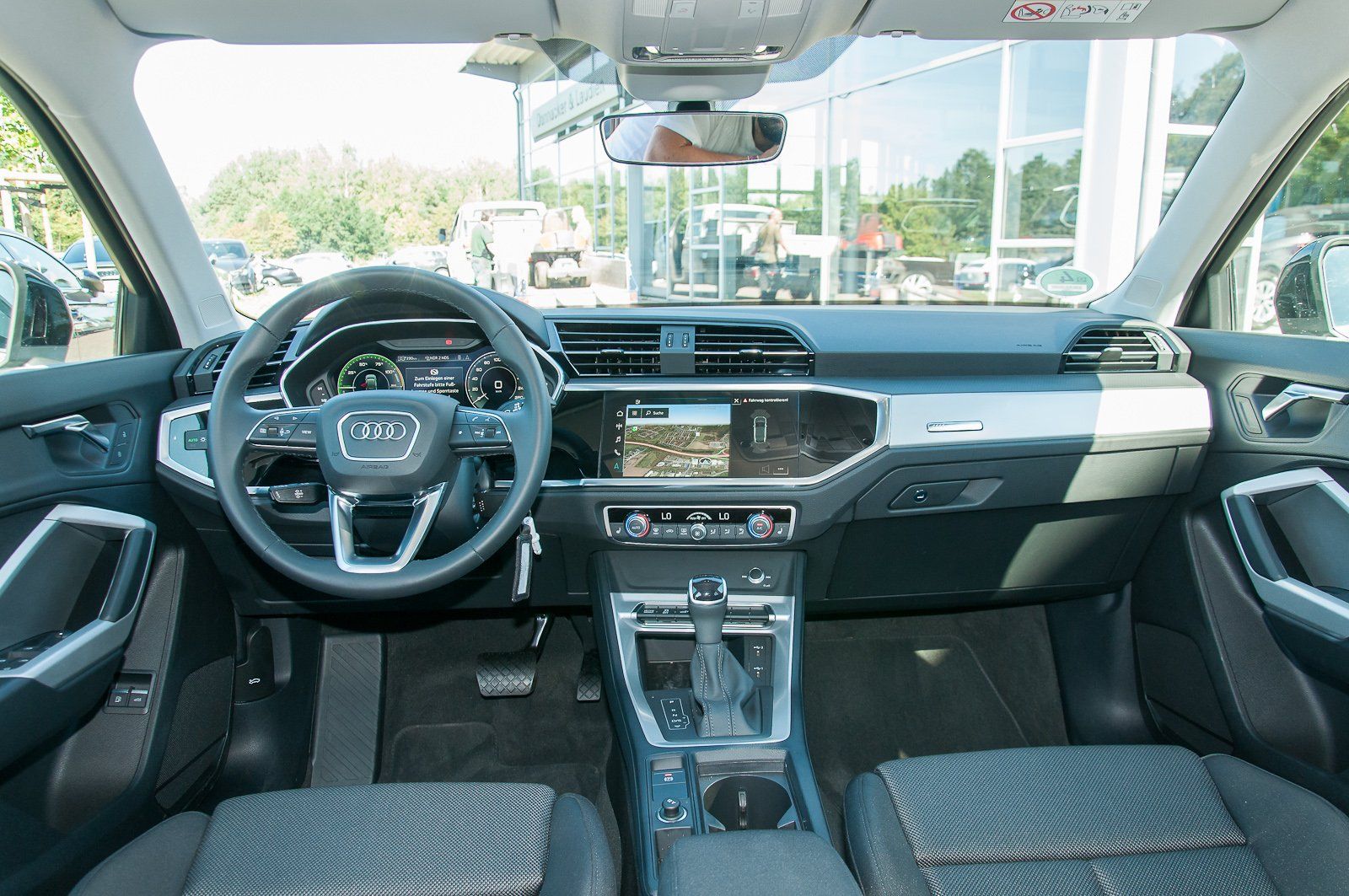 Fahrzeugabbildung Audi Q3 Sportback 45 TFSI e 180(245) kW(PS) S tronic